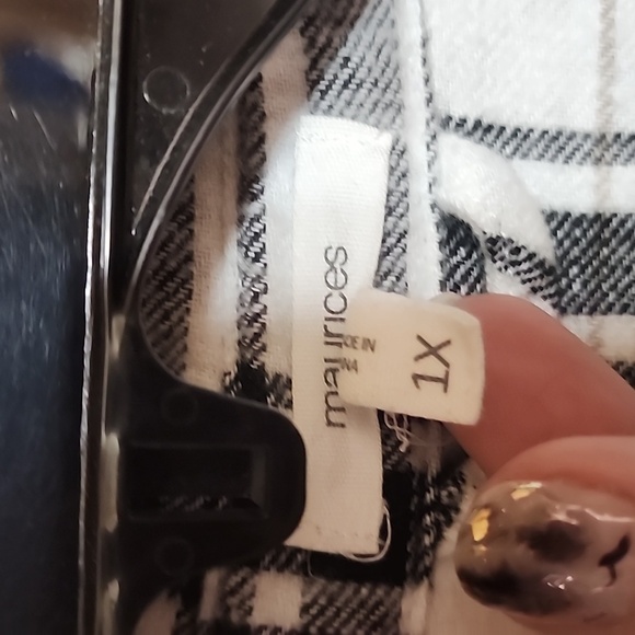 ⭐️Maurice's Flannel⭐️ New - Picture 4 of 5